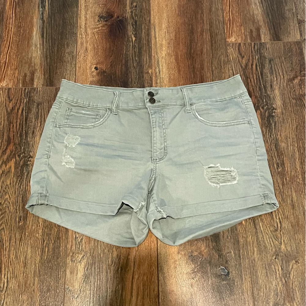 SO brand super soft and stretchy cuffed shorts.